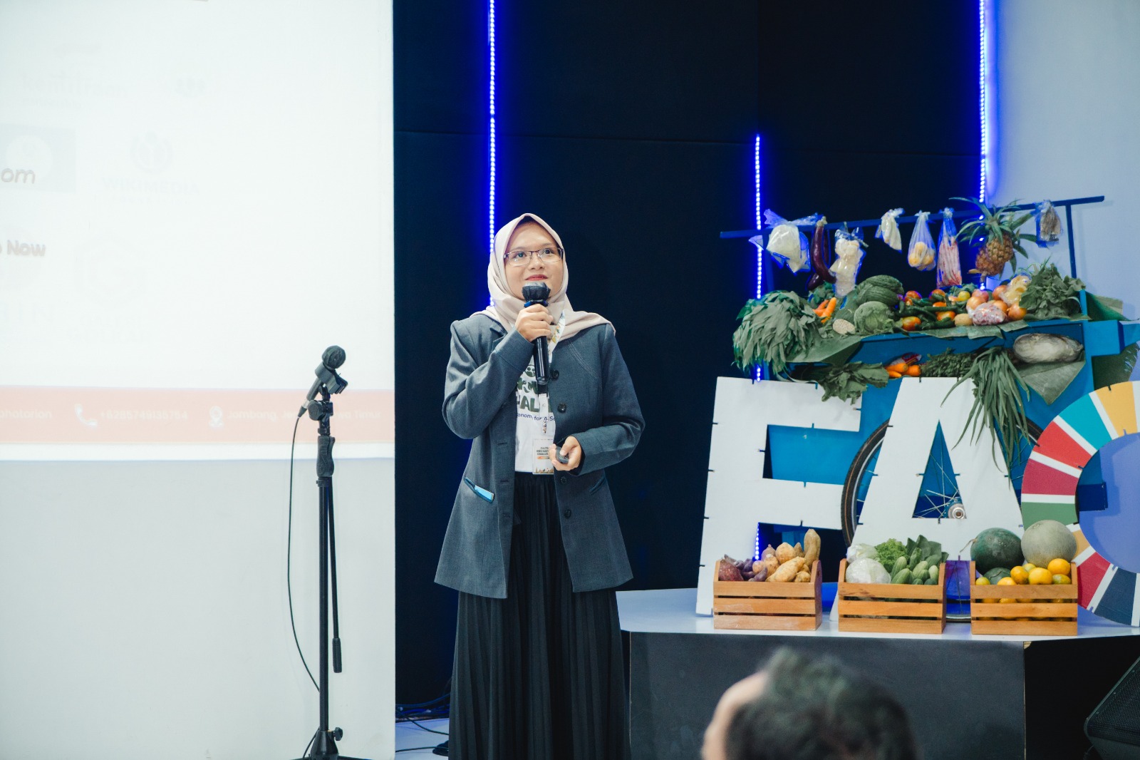 sesi pitching ANGPHOT di youth innovation challenge