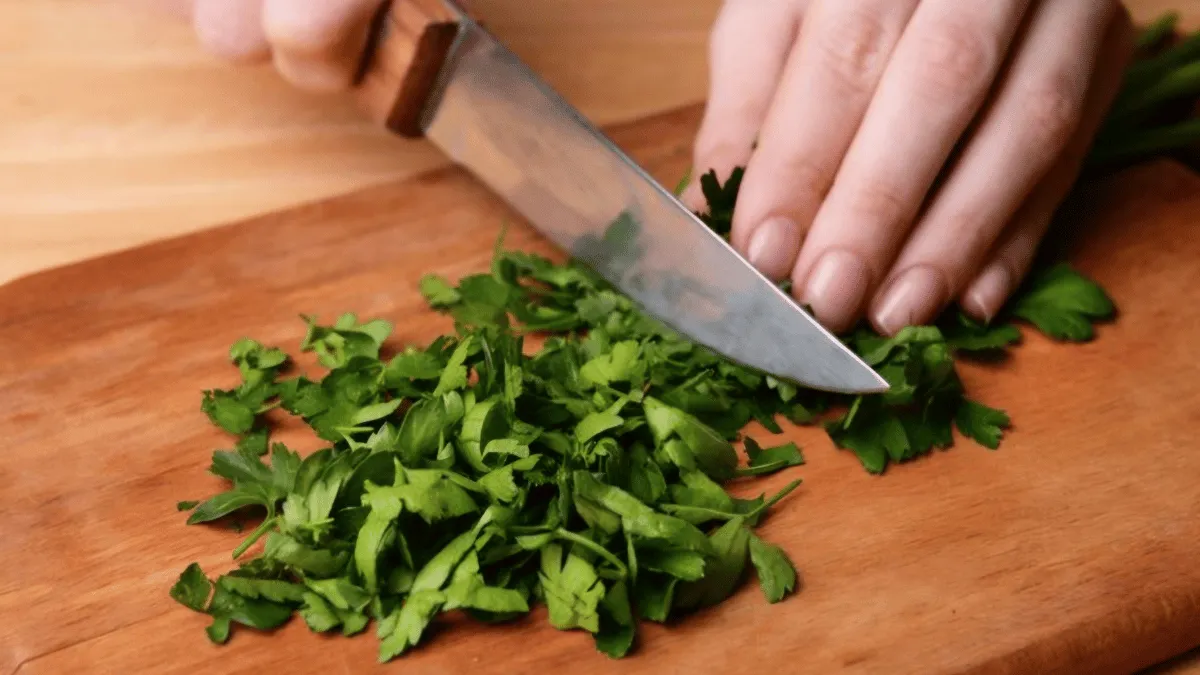 cara membuat pakan alami ikan lele dari dedaunan