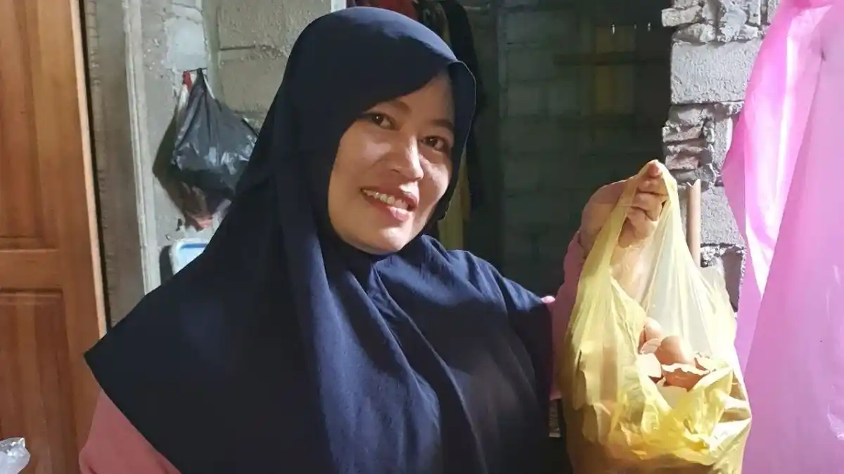 Bu Otik Mom of the month tabungan limbah 2 Bu Otik Mom of the month tabungan limbah
