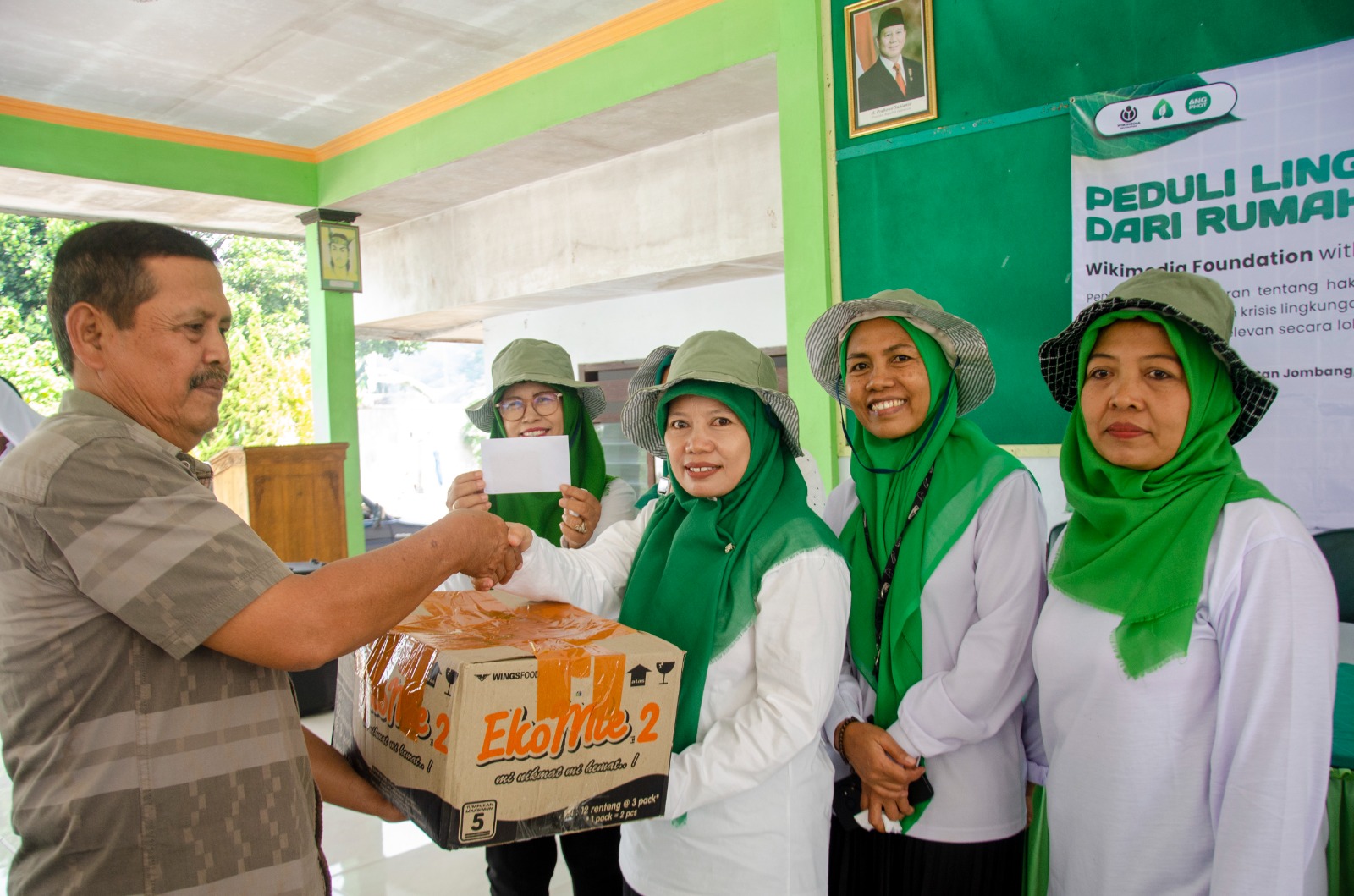 Pemberdayaan perempuan di tingkat desa bersama pemerintah Desa Padomasan, Kec. Jombang, Kab. Jember, Jawa Timur